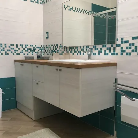 Smeraldo Apartment *